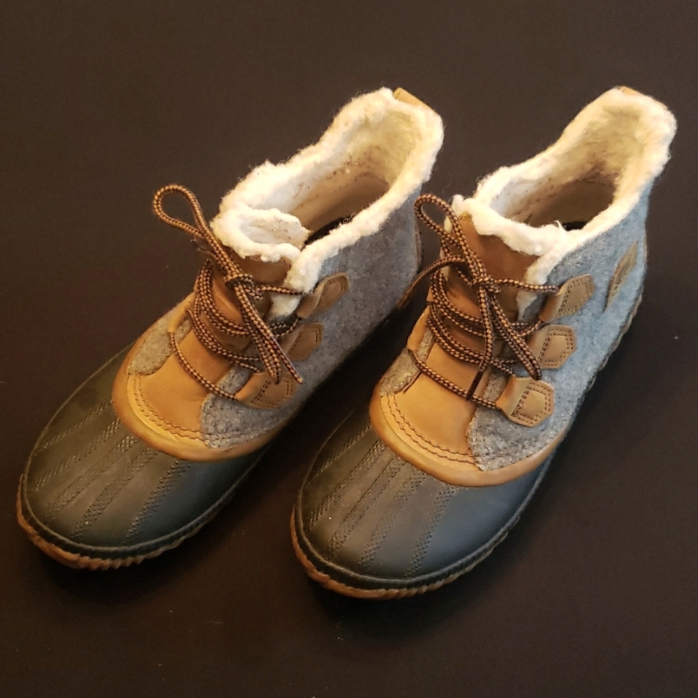 Sorel Out and About snow boots